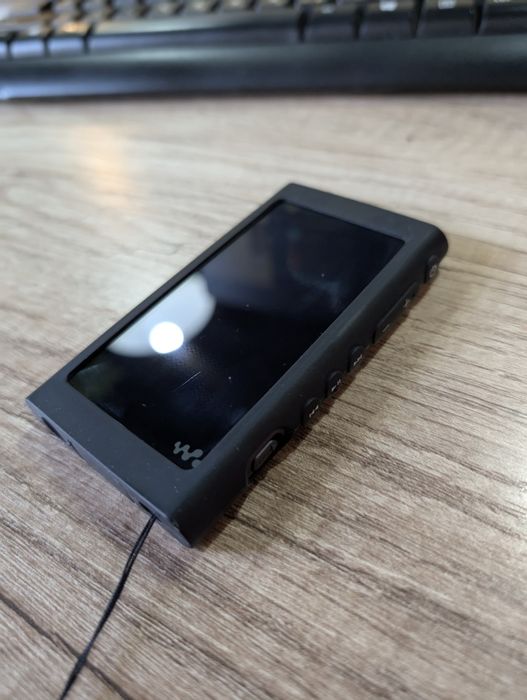 Hi-res Аудиоплеер Sony Walkman A55 + наушники Jbl live pro +