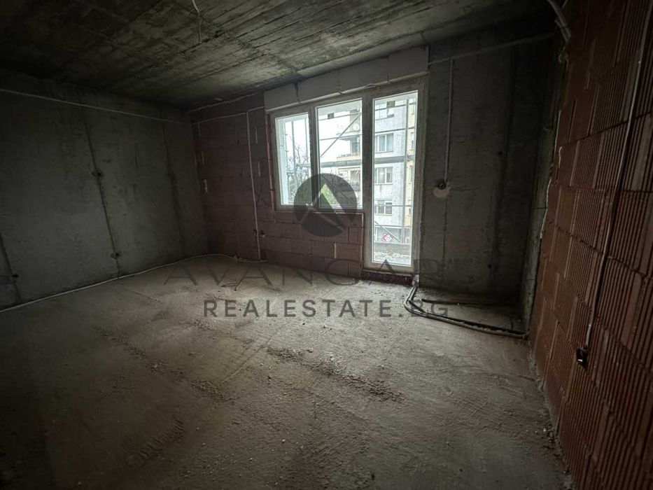 оф.22757 Тристаен с АКТ 14 Кършияка