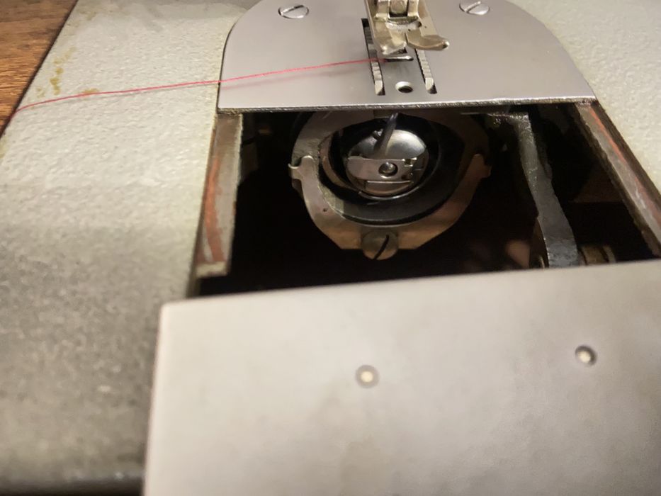 Швейная машинка Чайка3