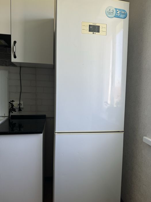 Холодильник LG отличное состояние