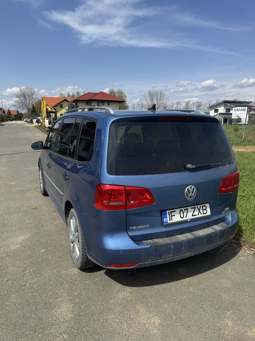 VOLKSWAGEN Touran