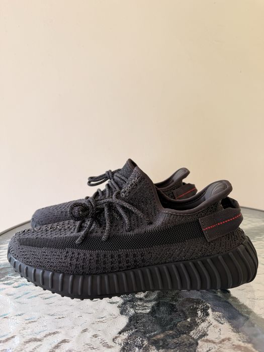 Yeezy 350 noi cu etichete