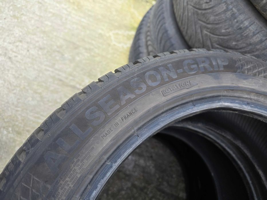 2бр Всесезонни гуми 205 55 17 - Semperit