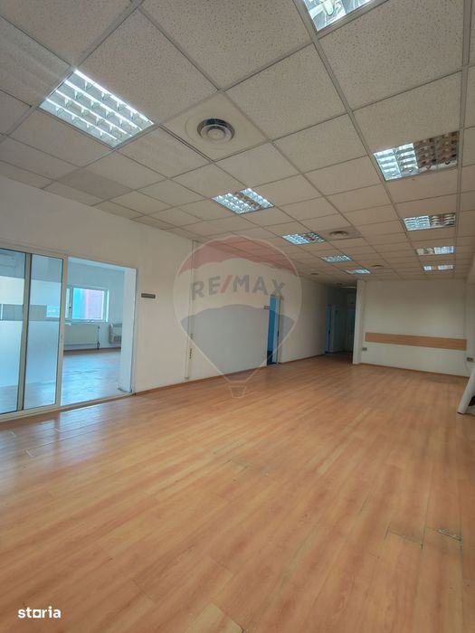 Spațiu de birouri de 2,100mp de închiriat