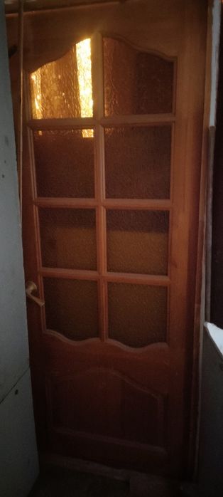 Продам двери дерево Б/У
