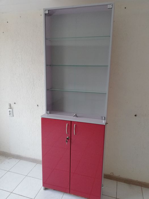 Продаются витрины 2шт