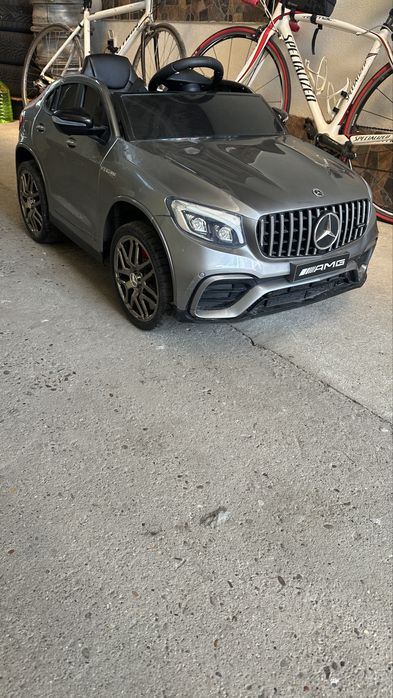 Mercedes GLC 63S AMG Electric pentru copii – 2 motoare, telecomandă, stare foarte bună