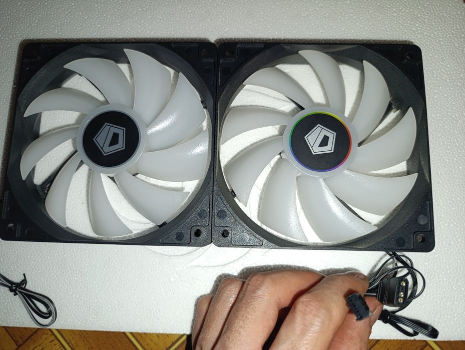 Продам два RGB вентилятора на ПК