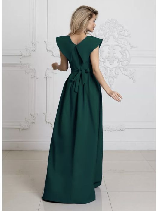 Вечернее платье изумрудное