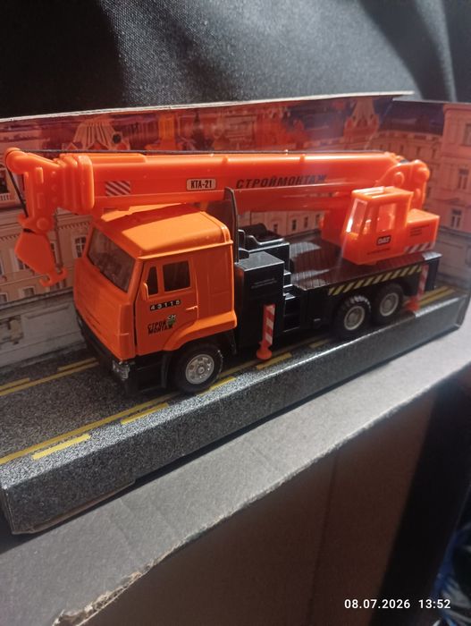 Игрушка Камаз Контейнеровоз 1/43