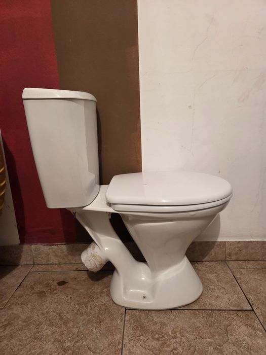 Унитаз в хорошем состояний