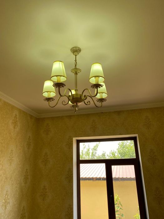 Продается люстры