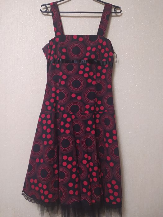 Платья 46 размер . Цена 4000 тенге .