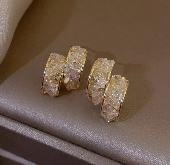Продам серьги Переливающиеся