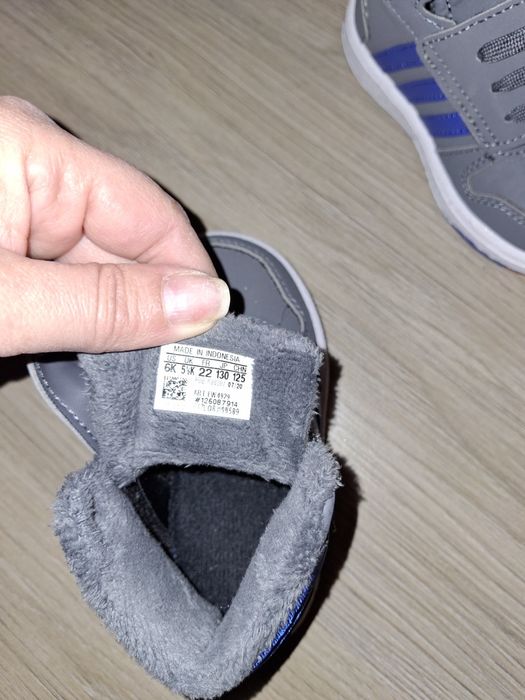 Adidas mid hoops 2.0