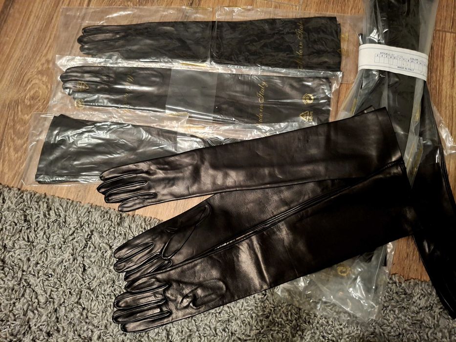 De vânzare  mănuși din piele