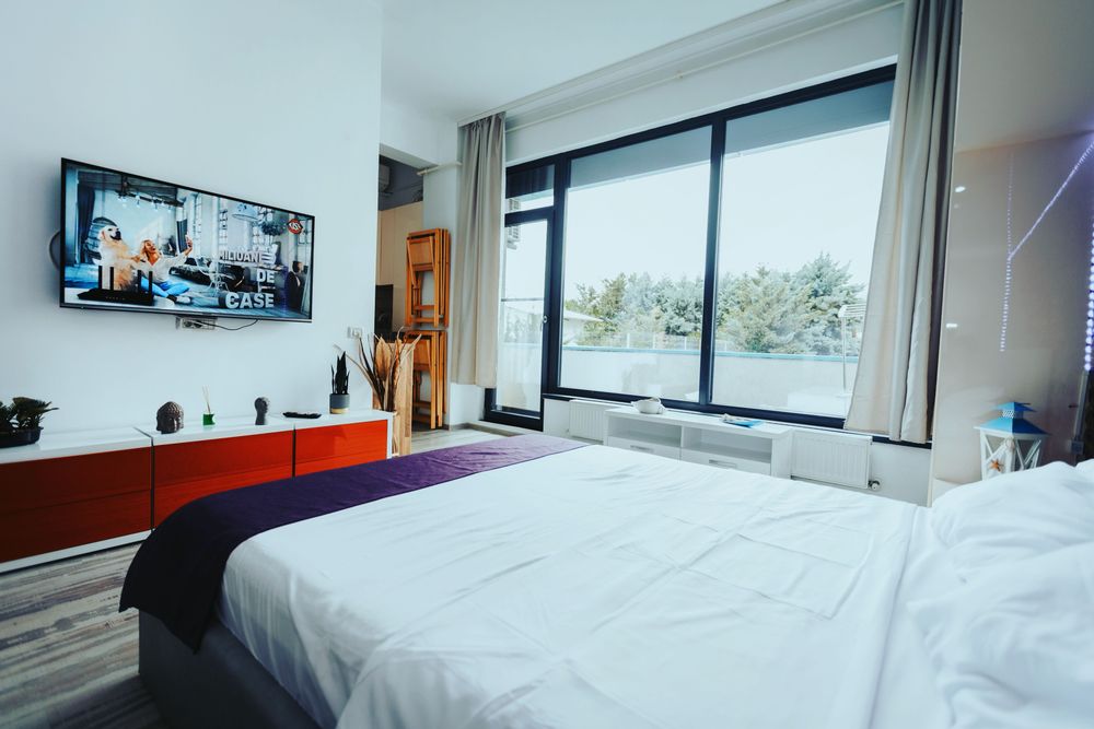 Închiriez 2 garsoniere în Mamaia Central și Ștefan Building Lake