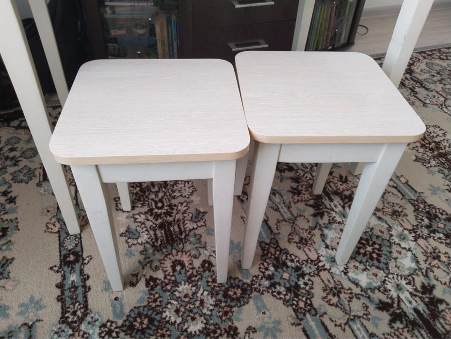 Продам стол и 2 стула в отличном состоянии