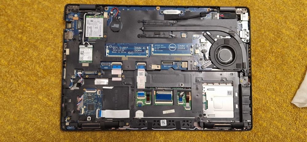 Laptop Dell I5 gen 8 barebone - fara memorie, ssd, baterie, incarcator