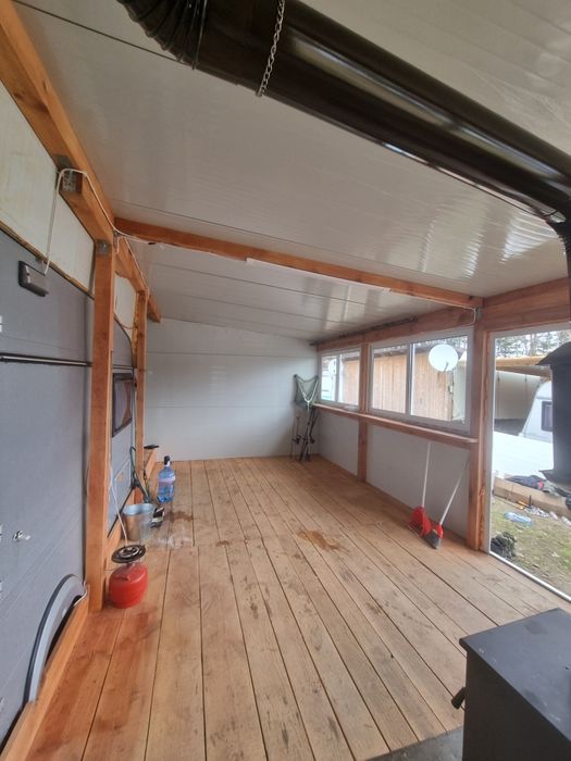 Каравана с навес на яз. Искър – ток, вода, страхотна локация!