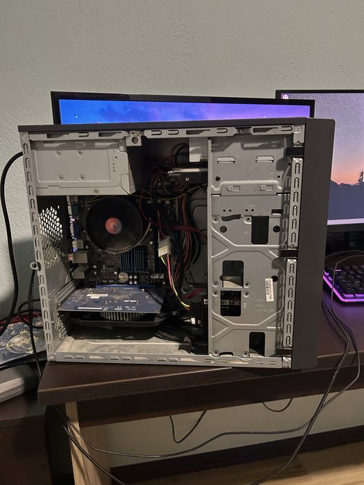 Настолен компютър – Xeon / 8GB RAM / 256GB SSD / GT 1030