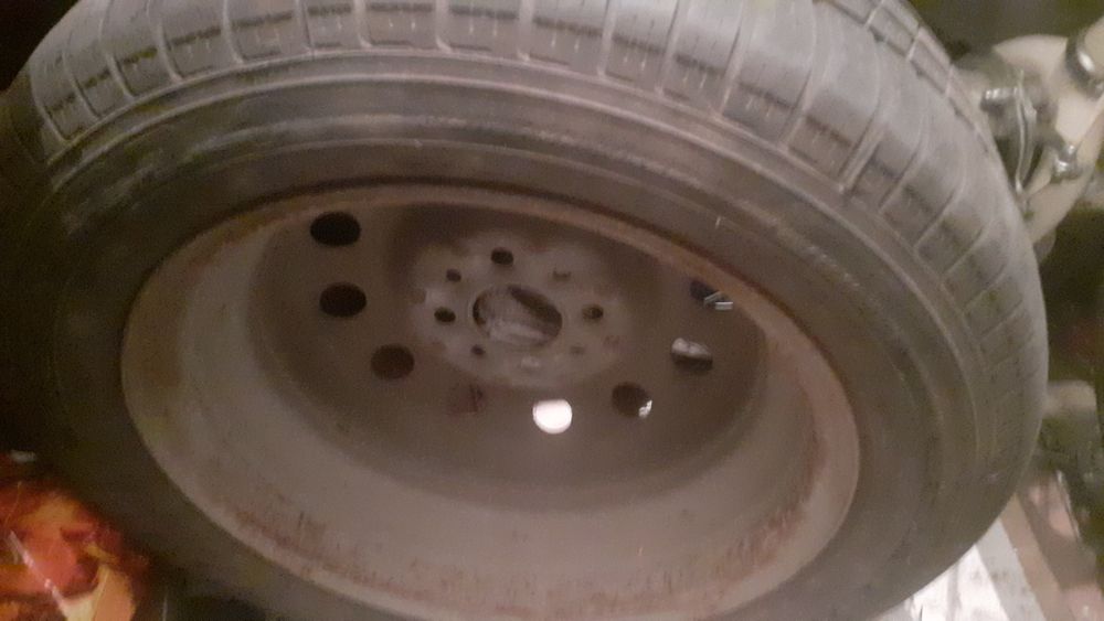 Продам летние покрышки