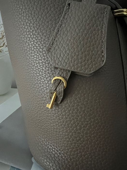 Дамска чанта бъкет