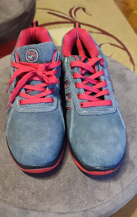 Работни обувки с бомбе