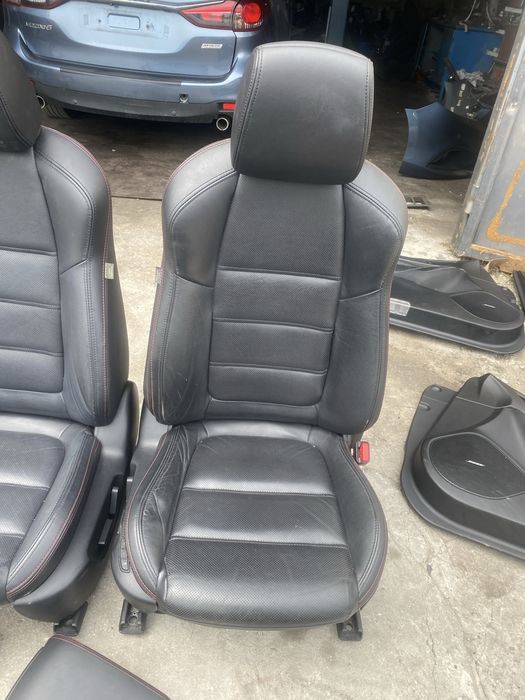 предни седалки за мазда 6 комби 2014