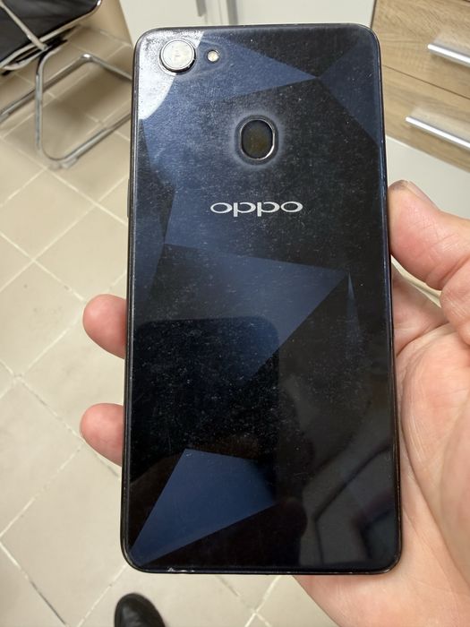 Oppo F7 4/64gb - отличен