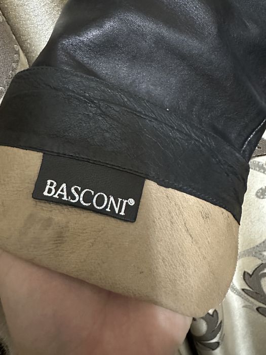 Продам осенние сапоги Basconi