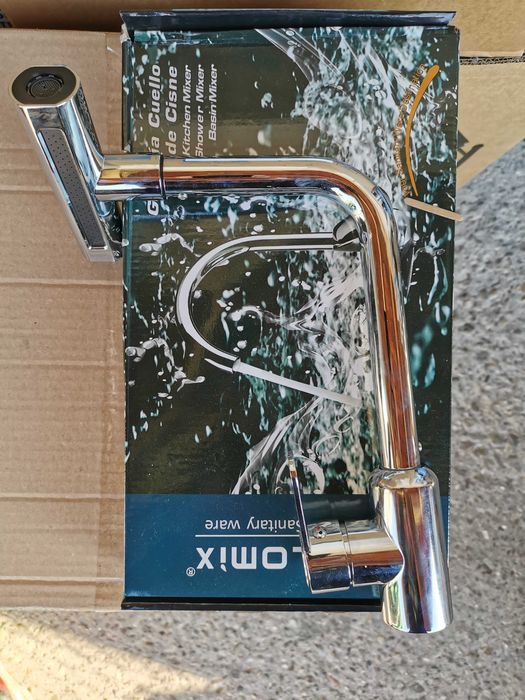 Стоящ смесител за кухня с многофункционален накрайник