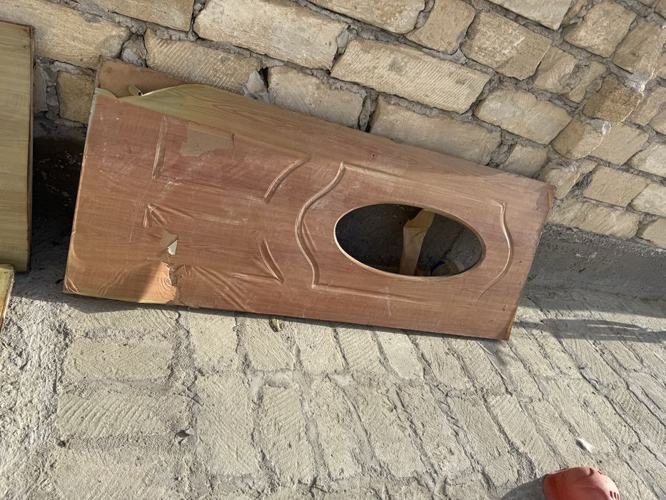 Есік ағаш 2мың тг