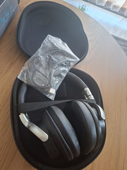 Безжични слушалки / Active noise canceling