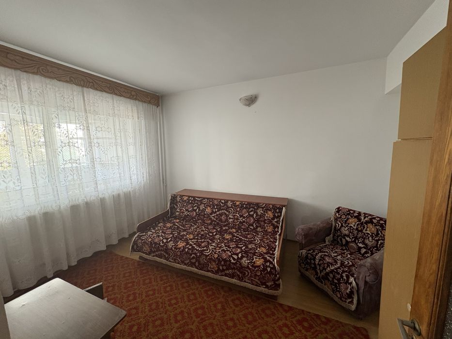 Inchiriez apartament