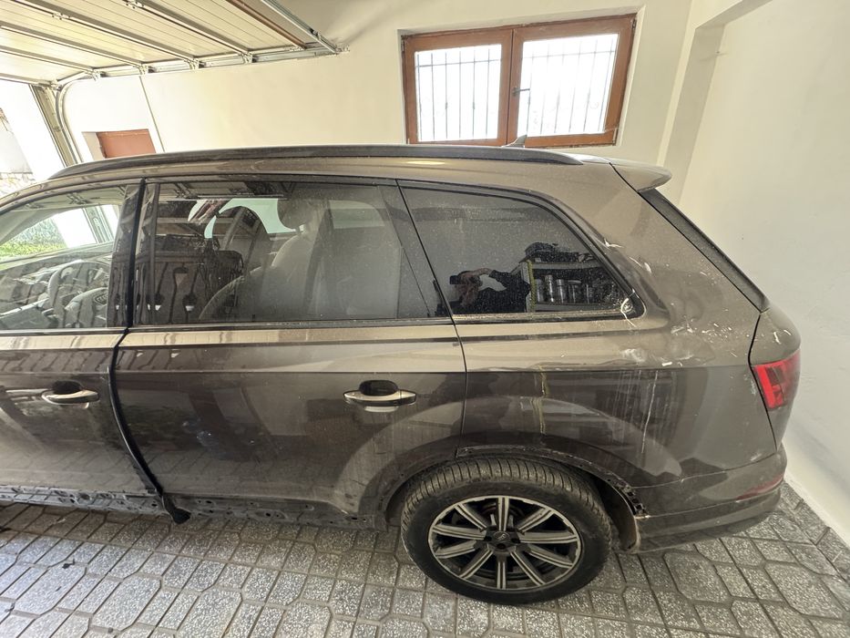 AUDI Q7 3.0T Supercharger (Без челно стъкло и табло)