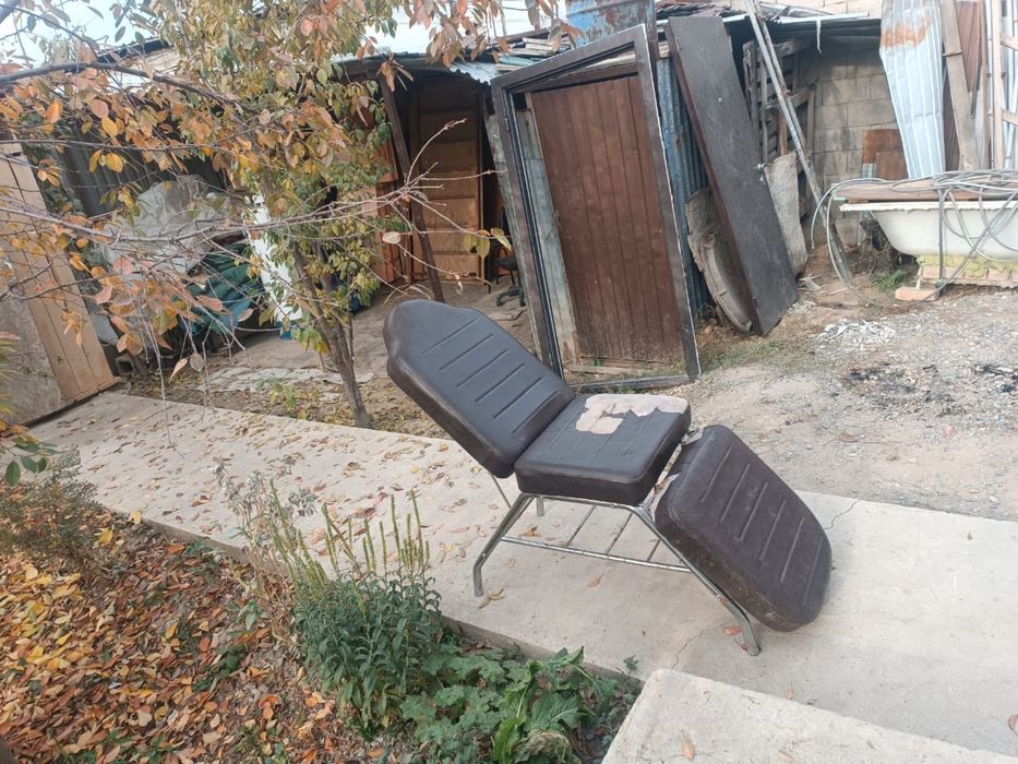 Стол массажный.