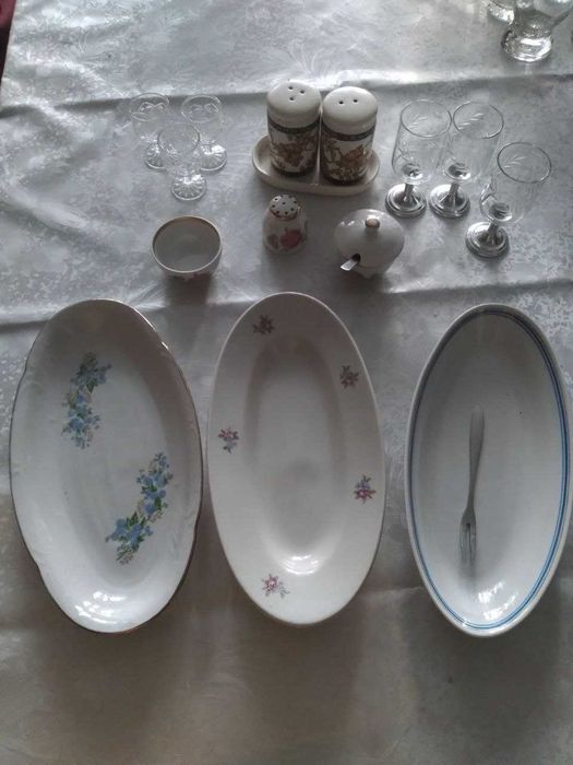 Сахарницв и завврной чайник