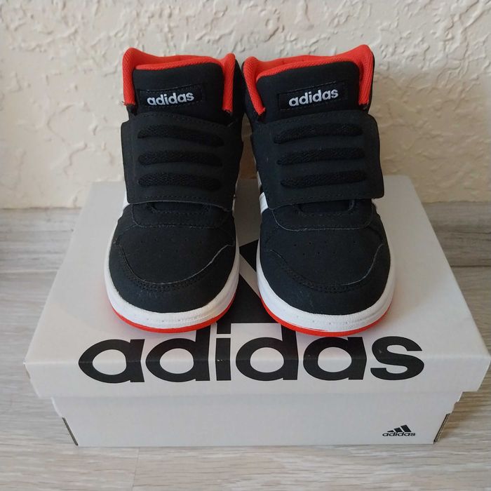Детски кецове Adidas Hoops Mid 2.0