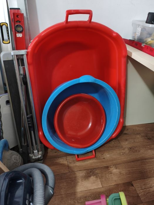 Тазики , бидоны, корзина