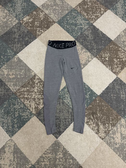 Дамски клин Nike PRO
