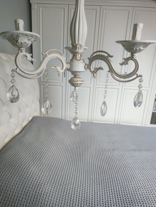 Продам люстру отличное состояние