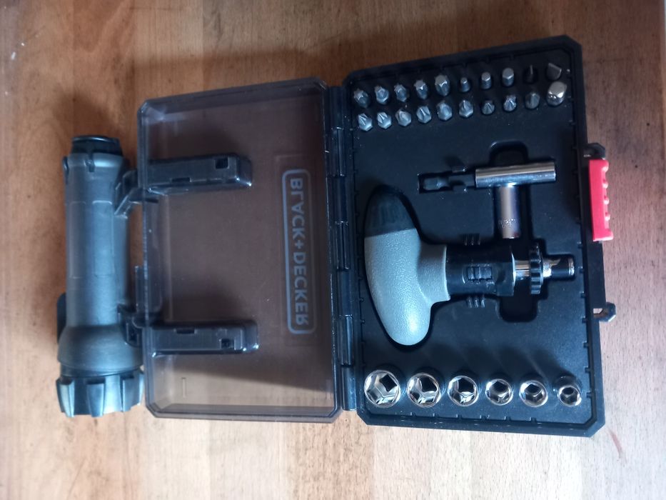 Trusa de biți și tubulare black&decker