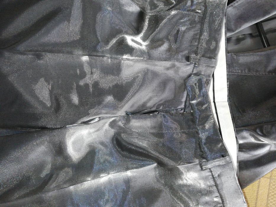 Продавам мъж. костюм