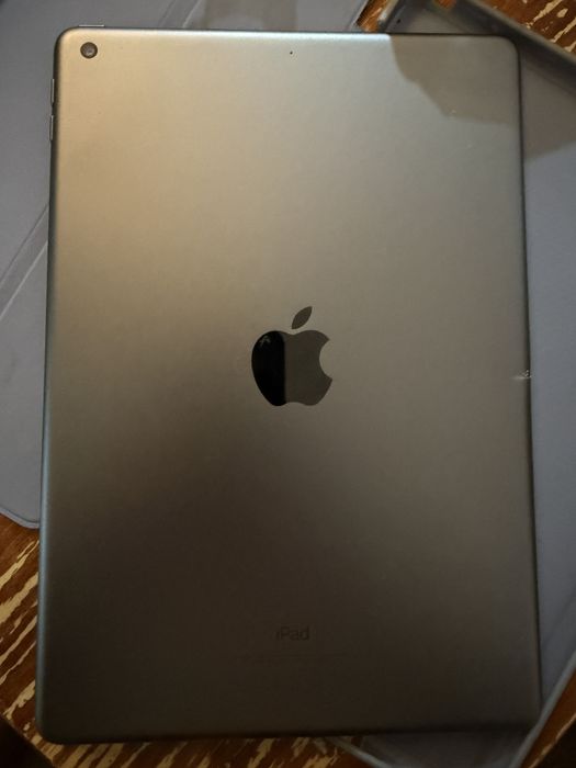iPad 2022, 128 GB, gen 9, stare foarte bună