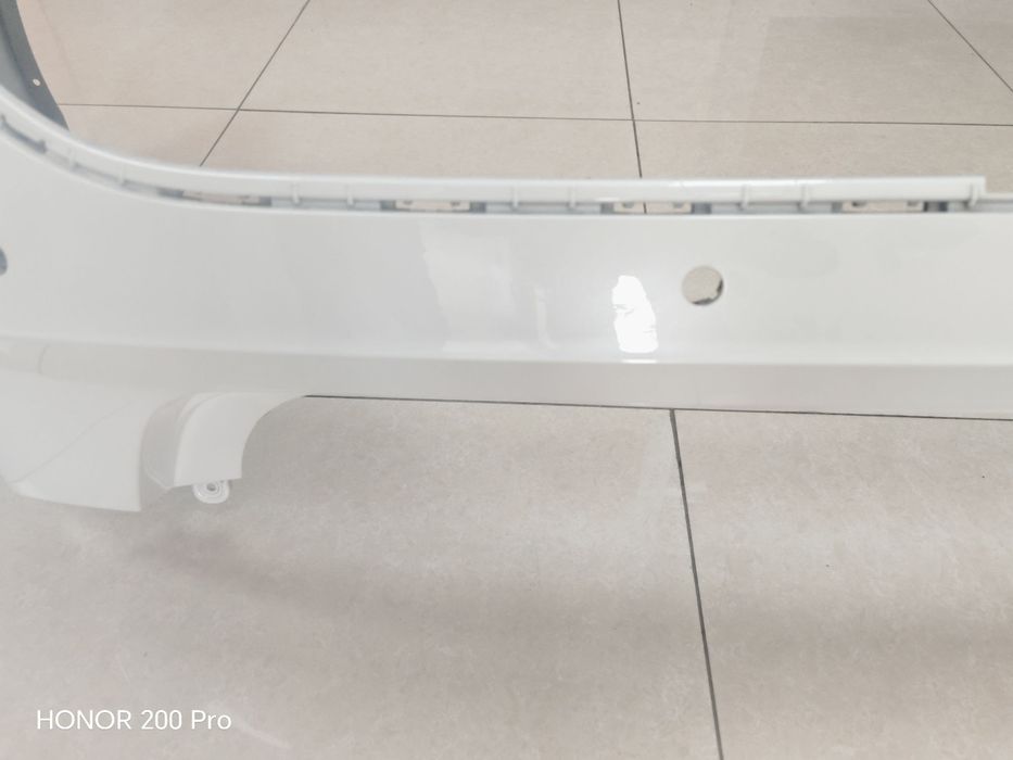 Хундай саната бампер после реставрации состояние хорошее  белого цвета