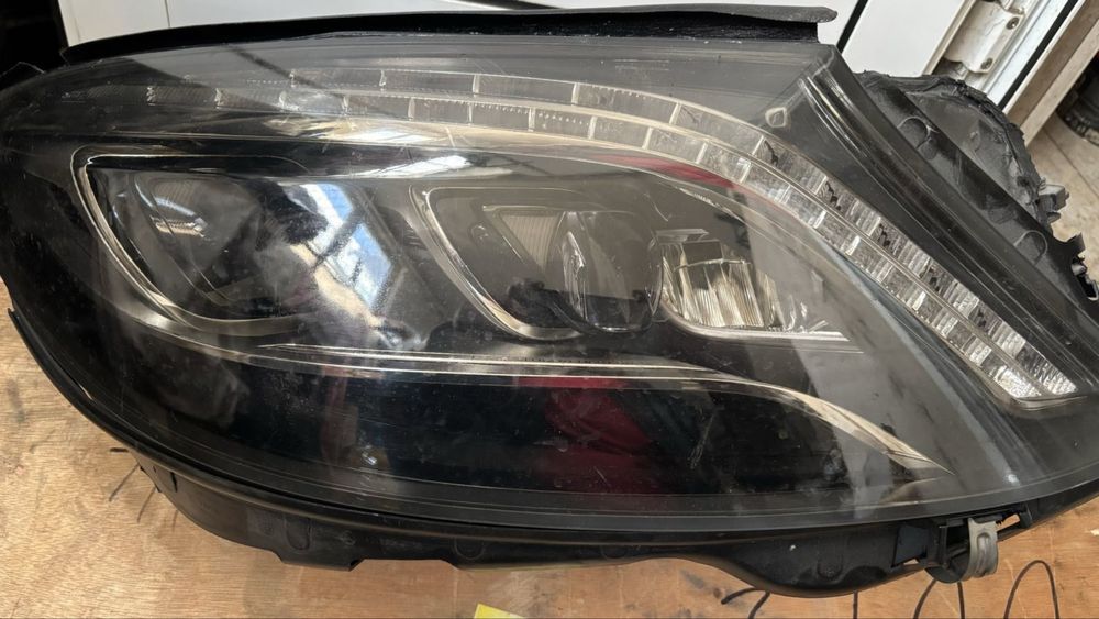 Фар за Mercedes W222