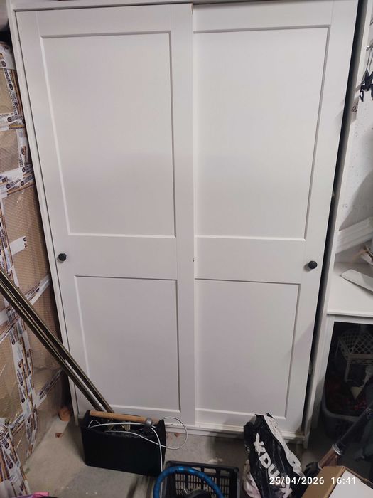 Mobilier de vânzare – dulapuri, birou, comode, scaun