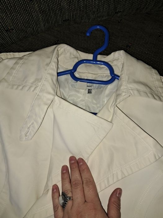 Pardesiu/palton Zara Basic alb cu cordon in talie