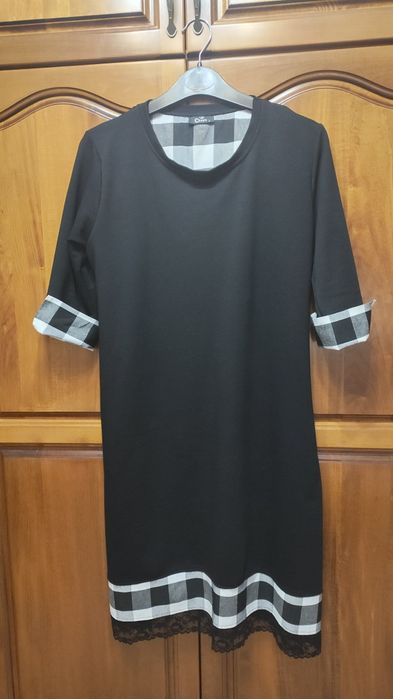 Рокля с интересен гръб